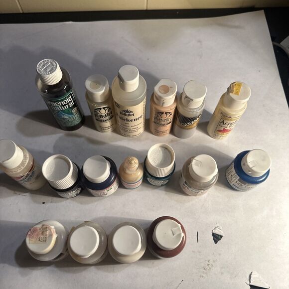 Lot of art and crafts including perm enamel, liquitex,folk art, glosses and more - Picture 11 of 12